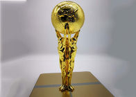 Cúp vô địch mạ vàng sáng bóng với tượng giữ thiết kế bóng