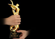 Poly nhựa giải thưởng Cup Cup danh hiệu với thiết kế hình trừu tượng