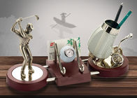 Wooded Base Golf Trophy Cup Đa chức năng với Hộp đựng bút &amp;amp; Đồng hồ