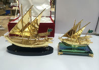 Hợp kim kim loại lưu niệm văn hóa Ả Rập / Mô hình thuyền đánh cá Ả Rập với cơ sở pha lê