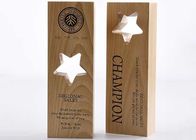 Khắc gỗ Cúp tùy chỉnh bằng gỗ / Logo Lasing Giải thưởng Thiết kế sao cho nhân viên